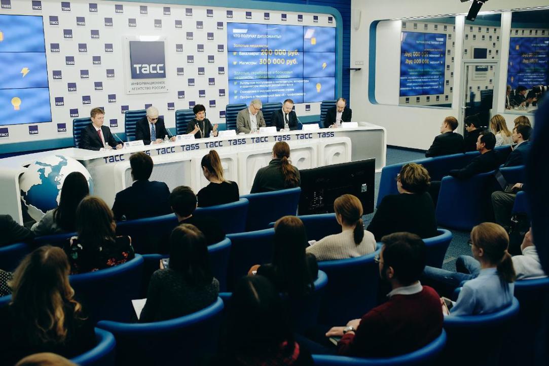 Иллюстрация к новости: НИУ ВШЭ — лидер по числу дипломантов олимпиады «Я – профессионал»